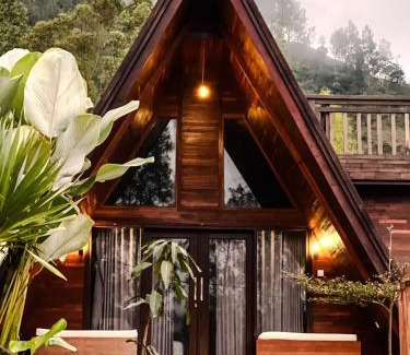 Songan Cabin | Batur Cliff Panorama
