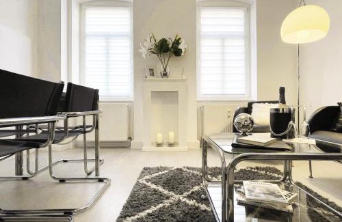 Gera Apartment | BAUHAUS Design-Luxus Apartment, 20er Jahre Stil, Garten