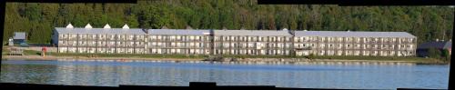 St Ignace Hotel | Bavarian Haus Lakefront Inn