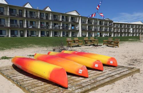 St Ignace Hotel | Bavarian Haus Lakefront Inn