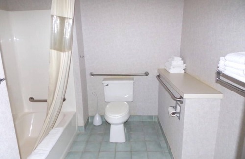 St Ignace Hotel | Bavarian Haus Lakefront Inn