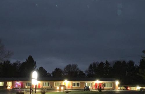 Hillsdale Hotel | Baw Beese Inn