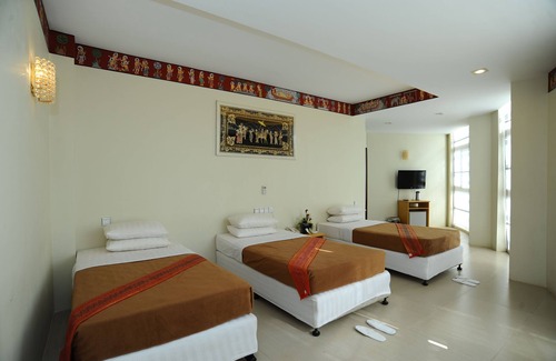 Kin Pun Sakhan Hotel | Bawga Theiddhi Hotel Kyaik Hto