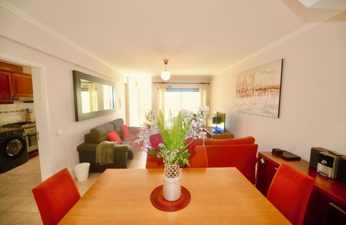 Sao Martinho do Porto Apartment | Bay - Apartment with sea view, 65 m. from the beach with Wi-Fi, pool and garage