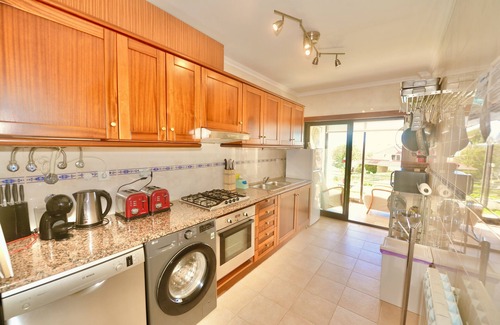 Sao Martinho do Porto Apartment | Bay - Apartment with sea view, 65 m. from the beach with Wi-Fi, pool and garage