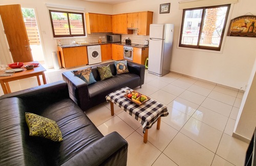 Oroklini Apartment | Bay Bliss Pool Apartment