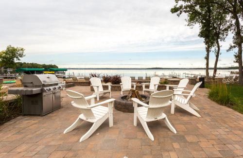 Nisswa Apartment | Bay Colony Unit 763- Lower