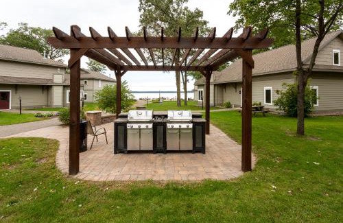 Nisswa Apartment | Bay Colony Unit 763- Lower