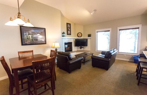 Nisswa Apartment | Bay Colony Unit 771 - Upper Level