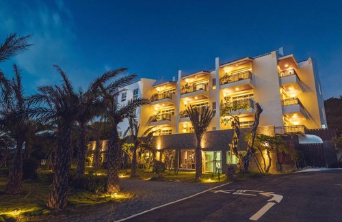 White Sand Beach Bed & Breakfast | Bay Forest Boutique Hotel - Silver Pavilion