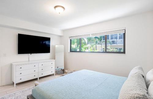 Bay Harbor Islands Apartment | Bay Harbor Unit 3 Lovely 2 Bed 1 Bath Apartment