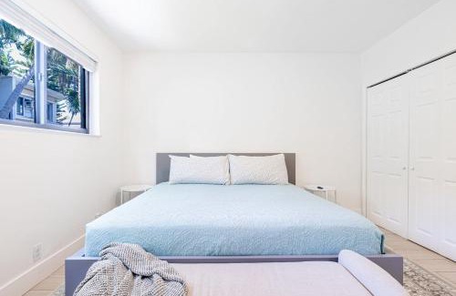 Bay Harbor Islands Apartment | Bay Harbor Unit 3 Lovely 2 Bed 1 Bath Apartment