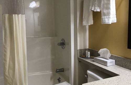 Neepawa Hotel | Bay Hill Inns & Suites, Neepawa