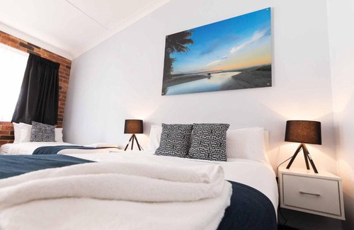 Bonnells Bay Hotel | Bay Hotel Motel