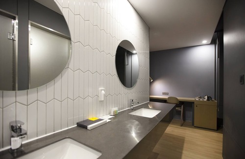 Yeongdo Hotel | Bay Hound Hotel