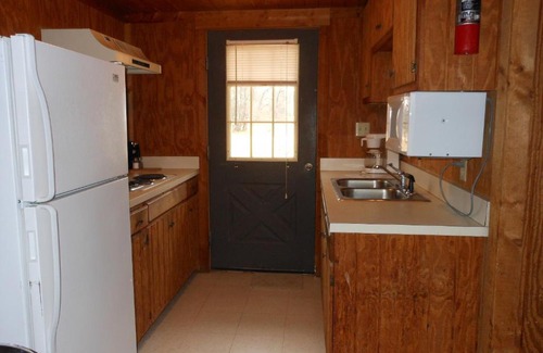 Bridgeport Resort | Bay Landing Camping Resort Deluxe Cabin 29