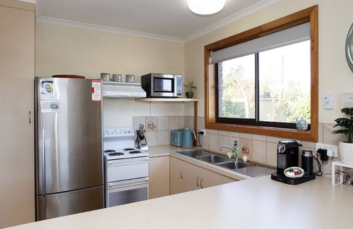 Lake Wangary House | Bay Life - Relax, Unwind and Experience Coffin Bay Life at its Best!