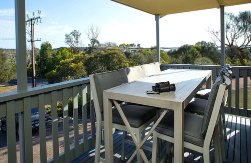 Lake Wangary House | Bay Life - Relax, Unwind and Experience Coffin Bay Life at its Best!