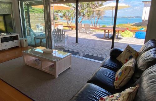 Russell House | Bay of Islands Beachfront - Tapeka del Mar