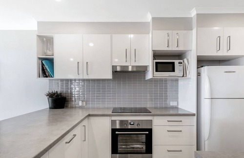 Nelson Bay Apartment | Bay Parklands, 19 2 Gowrie Avenue - ground floor unit with water views & Wifi