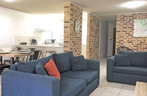 Nelson Bay Apartment | Bay Parklands, 23/2 Gowrie Avenue - Little Beach, air con, Pool & tennis court