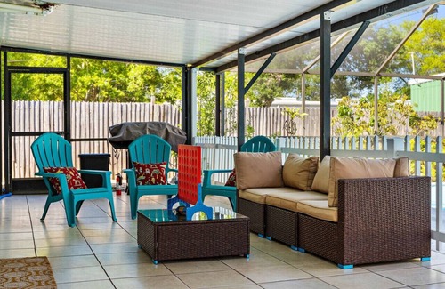 South Pinellas Community Council House | Bay Pines Hideaway 4 BD|3 BA with Pool