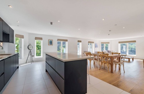 Lynmouth Apartment | Bay Point - Three Bedroom Apartment With Breathtaking sea and Mountainous Views