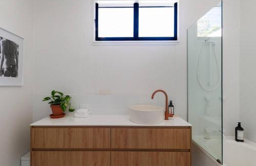 Wooloweyah Apartment | Bay Property . The Lakehouse
