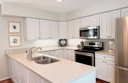 Harbor Springs House | Bay Springs #7 - Charming Harbor Springs Townhouse - Walk to downtown