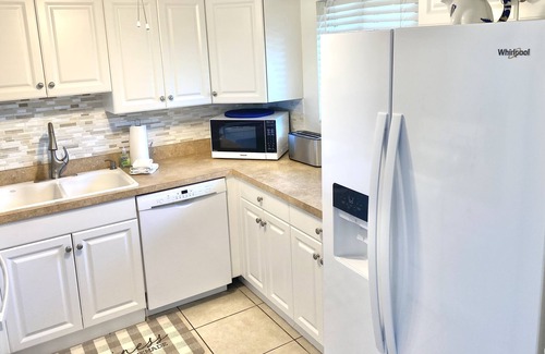 Bradenton Beach Condo | Bay view at Runaway Bay 192 Bradenton Beach - Anna Maria island step to beach
