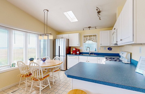 Assateague Pointe House | Bay-view manufactured retreat 2 pools, basketball & volleyball courts
