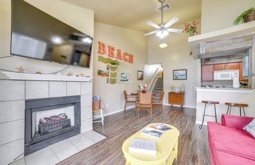 Galveston Condo | Bay View, Pool Access: Romantic Galveston Retreat!