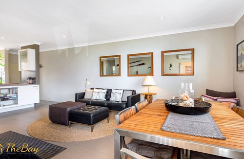 Shoal Bay Apartment | Bay Village No.7 Shoal Bay - Opposite Shoal Bay Beach
