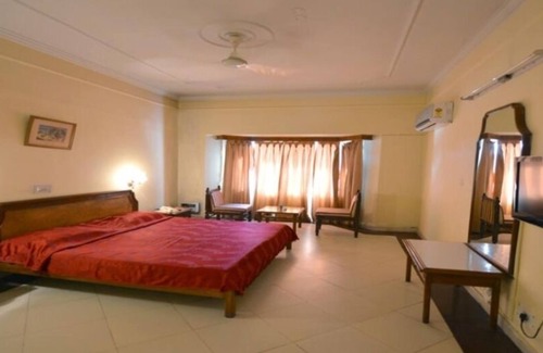 Bhiwani Hotel | Baya Tourist Resort