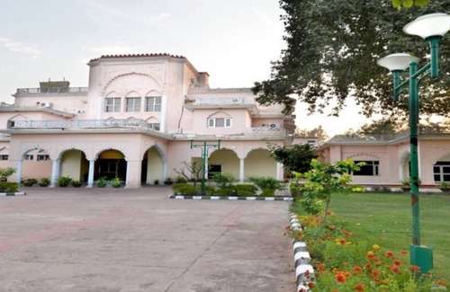 Bhiwani Hotel | Baya Tourist Resort