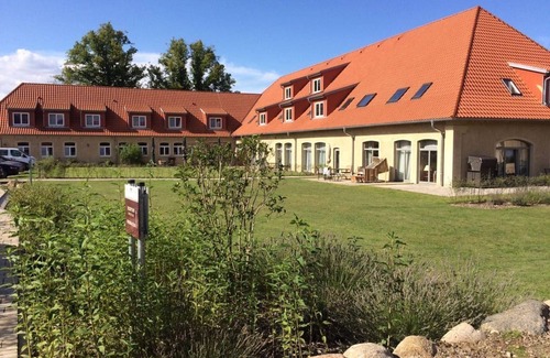 Stolpe Apartment | Bayard RE-12 - Cozy vacation apartment Remise Bayard RE-12 in an idyllic setting.
