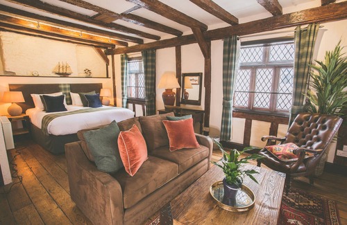 Dartmouth Hotel | Bayards Cove Inn