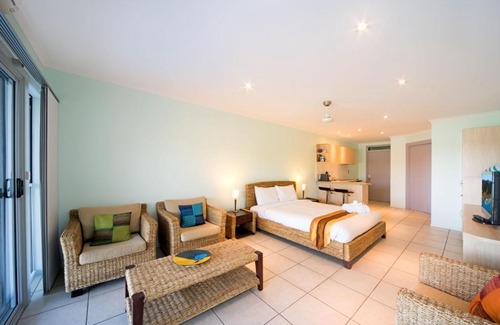 Shute Harbour Apartment | Baybliss Escape #3 - Adults Only