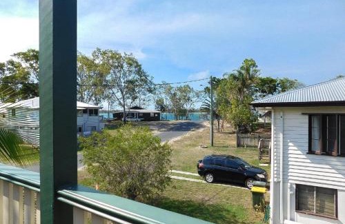 Traviston House | Baybreeze -Burrum Heads- 3BR- Close to Boat Ramp