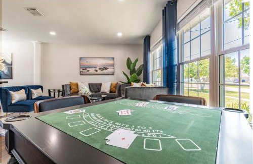 Bay Crest Park House | (BAYC) Aqua Haven: Luxe Retreat with Pool & Boat Bliss