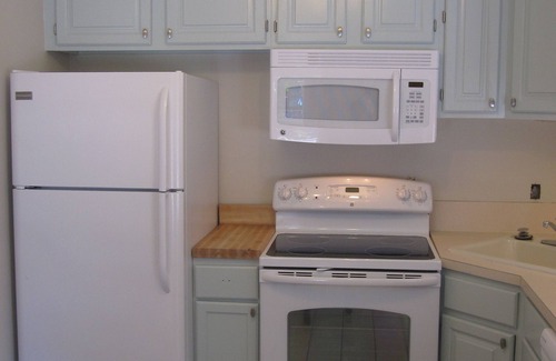 Treasure Island Apartment | Bayfront 2 Bedroom with Private Dock and Beach Access Riley's Retreat