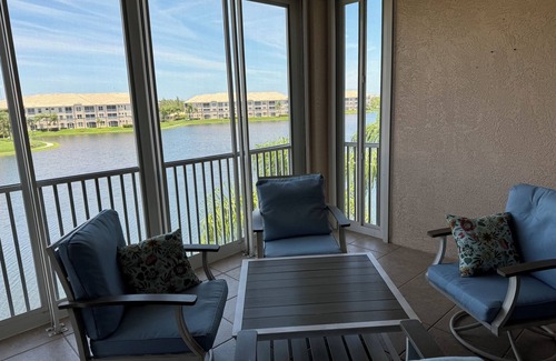 Tropical Cove Condo | Bayfront Bliss at Lexington CC Lake Village