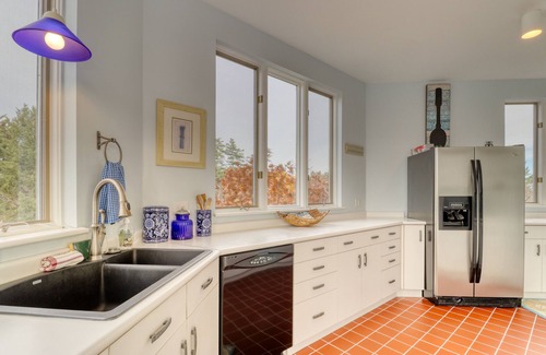 Phippsburg House | Bayfront home with 270-degree views, large deck & porch - near Popham Beach