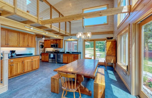 Bowdoinham House | Bayfront home with gorgeous water views, dock, outdoor patio, fireplace