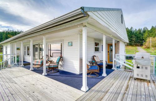Port Hadlock House | Bayfront Port Hadlock Retreat with Grill and Deck!