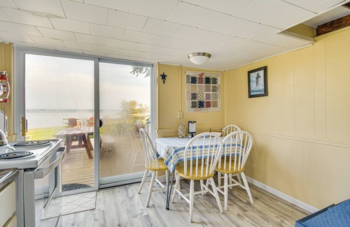 Red Creek Cottage | Bayfront Red Creek Vacation Rental w/Boat Dock!