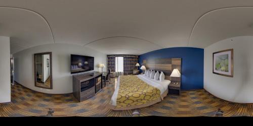 Addison Hotel | Baymont by Wyndham - Chicago - Addison - O'Hare