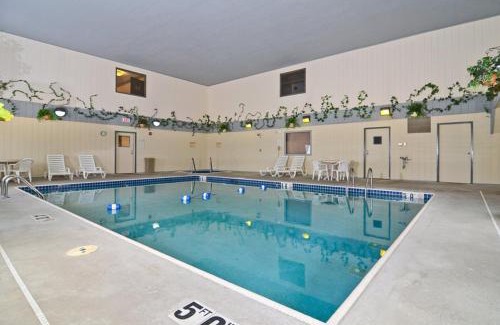 Danville Hotel | Baymont by Wyndham Danville IL