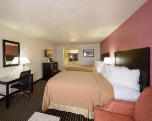 Amistad National Recreational Area Hotel | Baymont by Wyndham Del Rio