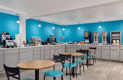 Berwick Hotel | Baymont by Wyndham Des Moines North